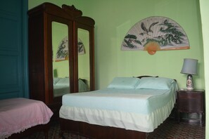 Doppel- oder Zweibettzimmer | Minibar, Bettwäsche