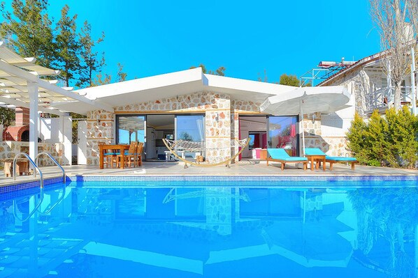 Außenpool, Cabañas (kostenlos), Liegestühle