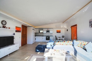 Villa | Wohnzimmer | LCD-Fernseher