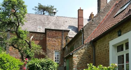 Petit manoir de la berthenlaire