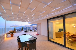 Villa | Terrace/patio