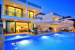 Fasade – kveld/natt