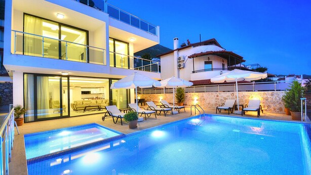 Front of property - evening/night - Villa Roza 3 (Kas)