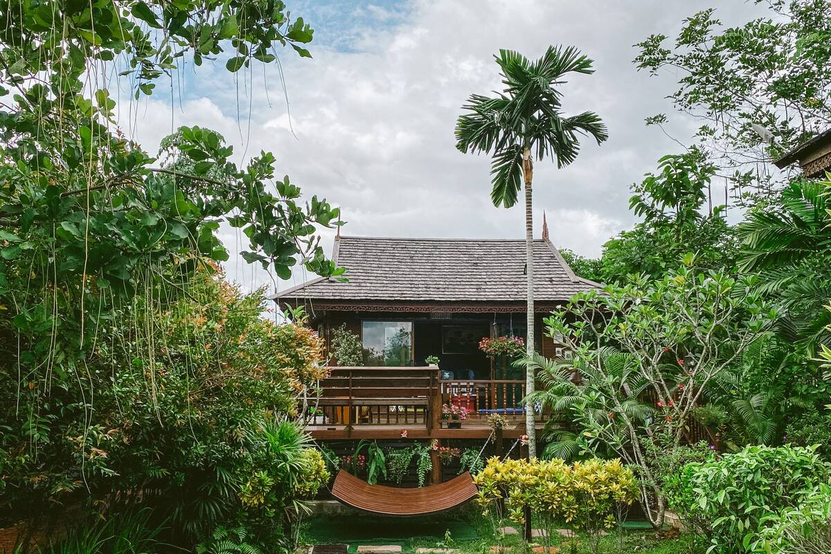 ห้องดีลักซ์ | มินิบาร์ฟรีบางอย่าง, ผ้าม่านกันแสง, Wi-Fi ฟรี, ผ้าปูที่นอน