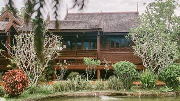 Free minibar items, blackout curtains, free WiFi, bed sheets