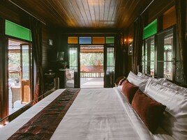 Room, 1 King Bed, Garden View