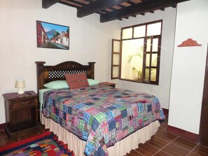 Schreibtisch, Bügeleisen/Bügelbrett, kostenloses WLAN, Bettwäsche