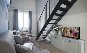 Deluxe Apartment, 1 Queen Bed with Sofa bed, Kitchen | Living area