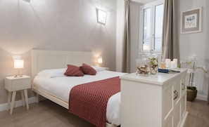 1 bedroom, down duvets, blackout curtains, soundproofing - Le Fiorentine Boutique Apartments (Florence)
