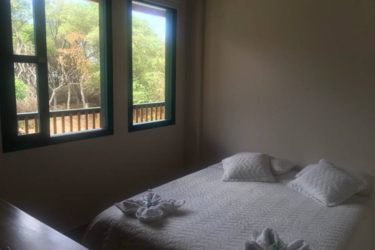 Escrivaninha, Wi-Fi de cortesia, roupa de cama