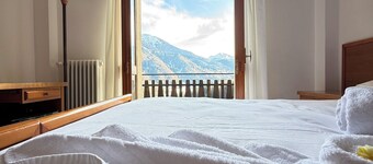  Miravalle Supersport Hotel