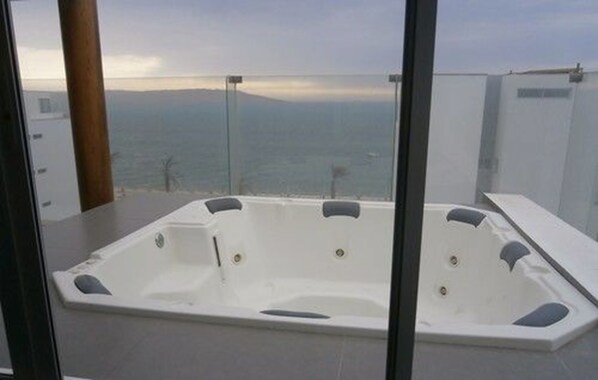 Apartment, 3 Bedrooms | Private spa tub - Apartment Paracas Suite (Paracas)
