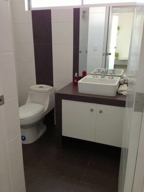 公寓, 3 间卧室 | 浴室 | 淋浴设施、免费洗浴用品、吹风机、毛巾