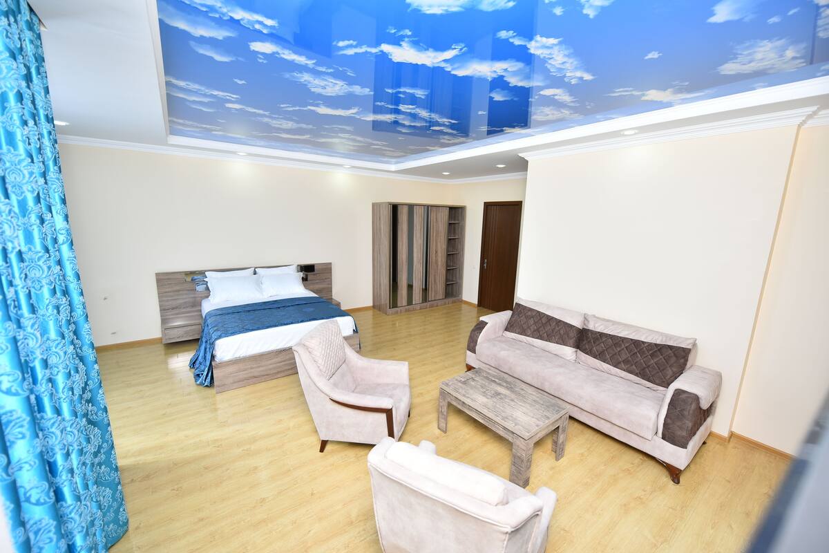 Baumhaus, 1 King-Bett und Schlafsofa, Nichtraucher | Schallisolierte Zimmer, Bügeleisen/Bügelbrett, kostenloses WLAN