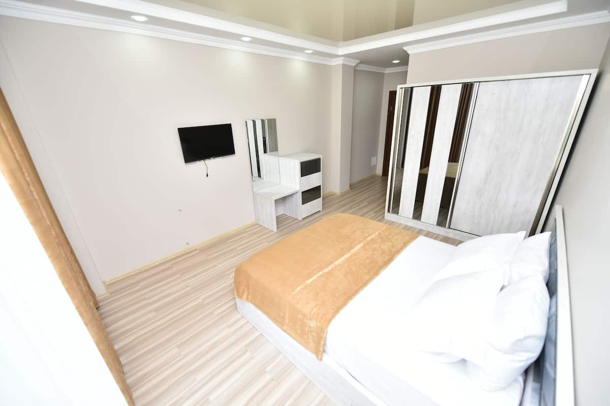 Phòng hạng Business, 1 giường cỡ king, không hút thuốc | Phòng cách âm, bàn ủi/dụng cụ ủi quần áo