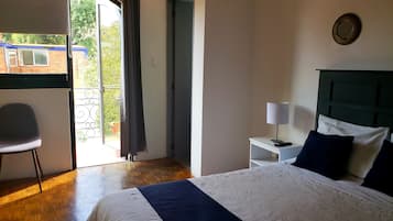 Suite, balcón | Ropa de cama de alta calidad y cortinas blackout