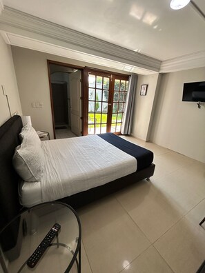 套房 | 高档床上用品、遮光窗帘、熨斗/熨板、免费 WiFi