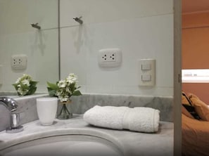 Apartment, 3 Bedrooms | Bathroom sink - Miraflores Luxury Apartments - Grau (Lima)