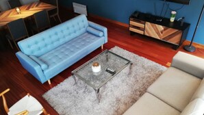 Appartement, 3 chambres | Coin séjour