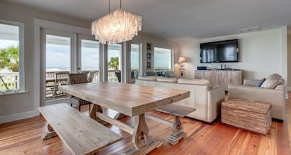 💲Gorgeous Ocean View💲 Enormous 60' DECK - 6 BD 5 BA Home – Just Steps to Ocean & Restaurants