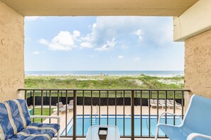 Outdoor pool - Beach Front ShoreThing Luxurious Condo; Superb View, direct beach access (Jacksonville Beach)