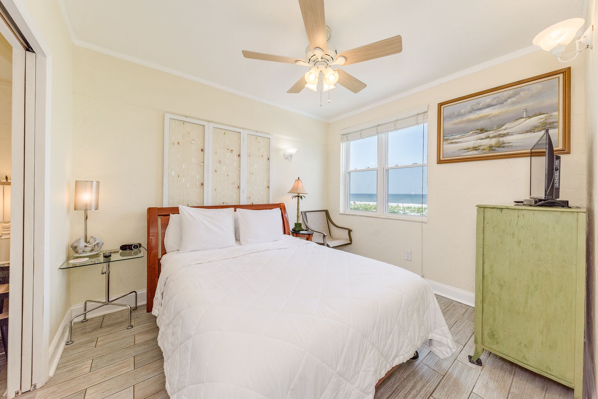 2 soverom, strykejern/-brett, wi-fi og sengetøy