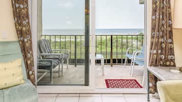 Smart TV, fireplace, video-game console, DVD player