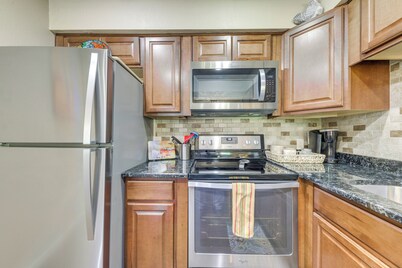 Ruidoso Golf Condo - Patio & Mountain View!