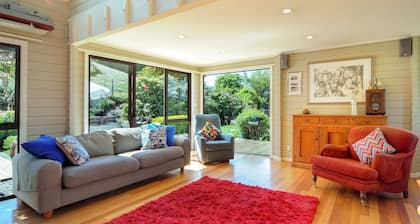 Stunning Rural Spot with Spectacular Views Perfect for 2-12 people