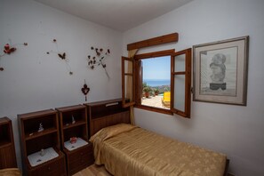 2 bedrooms, desk, iron/ironing board, travel crib