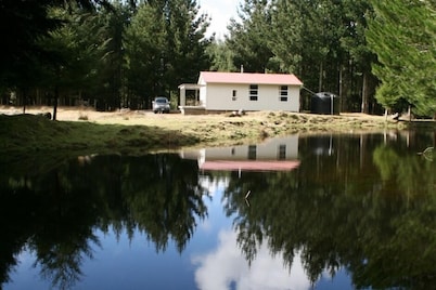 Cosy cottage w modern facilities on 10 acres farm