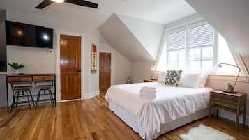 10 bedrooms, iron/ironing board, WiFi, bed sheets