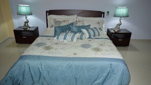 3 bedrooms, in-room safe, iron/ironing board, WiFi
