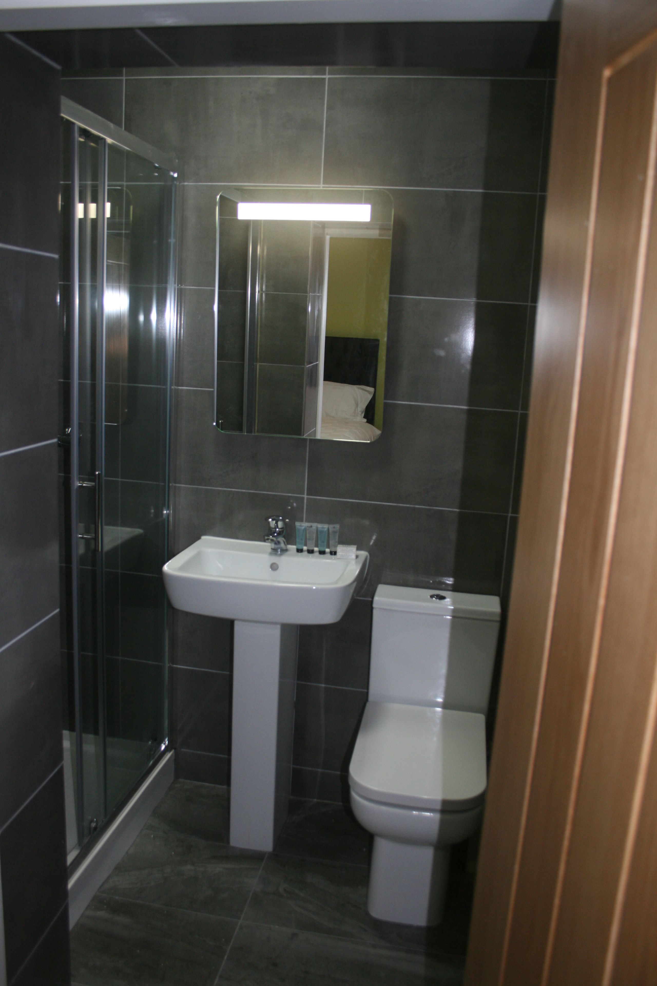 shower, free toiletries, towels