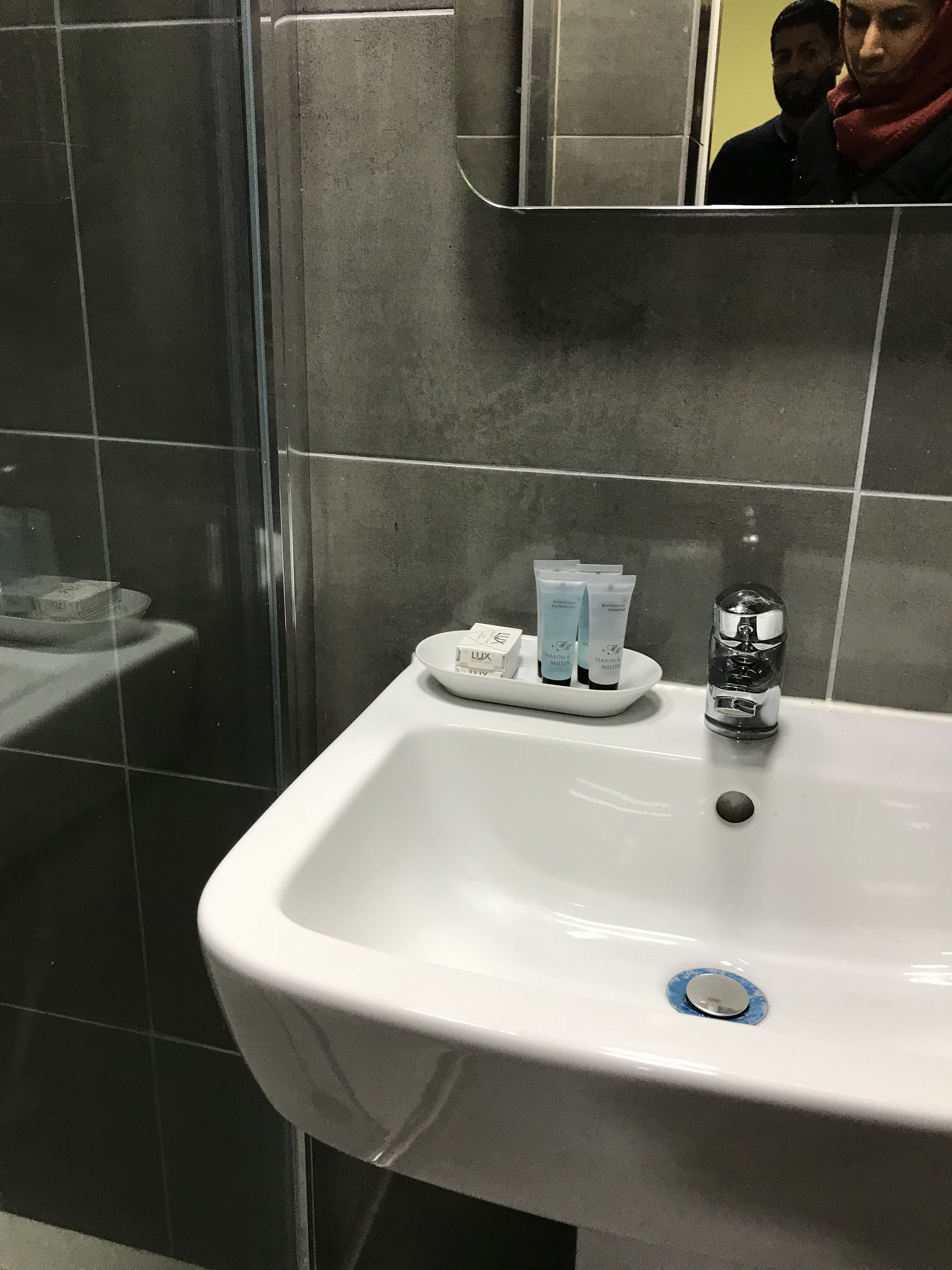 shower, free toiletries, towels