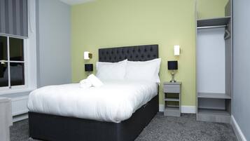 Bureau, rideaux occultants, chambres insonorisées