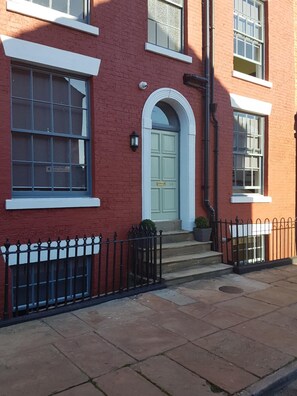 Exterior - Spring Bank ApartHotel (Preston)