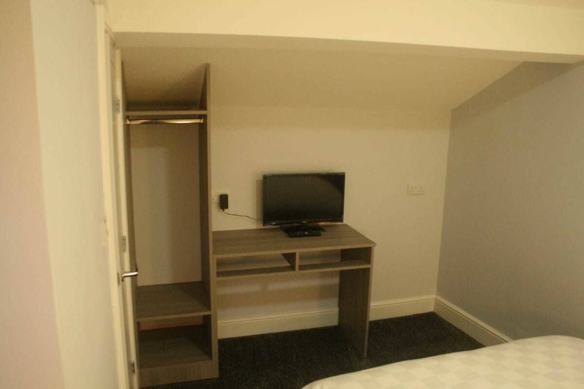 Quarto duplo luxo | Escrivaninha, cortinas blackout, quartos à prova de som