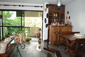 Smart TV, table tennis, stereo - FULL LEISURE CONDOMINIUM 4 POOLS, 5 SQUARES, CANTINA, FIELD FUT. (Guarujá)