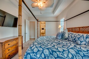 4 bedrooms, iron/ironing board, travel cot, free WiFi - Brand NEW Vacation home located in the Yacht Club Area- Villa Mayfair  Roelens Vacations (Cape Coral)
