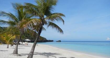 Luxury 2 Bedroom, 2.5 Bath Dream Rental In West Bay