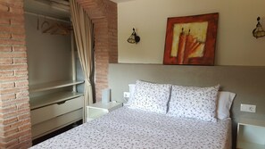 1 chambre, fer et planche à repasser, Wi-Fi, literie fournie