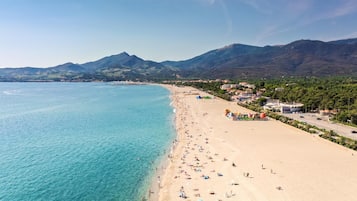 Beach nearby, sun-loungers