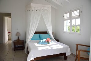 3 Schlafzimmer, Zimmersafe, Schreibtisch, Bügeleisen/Bügelbrett