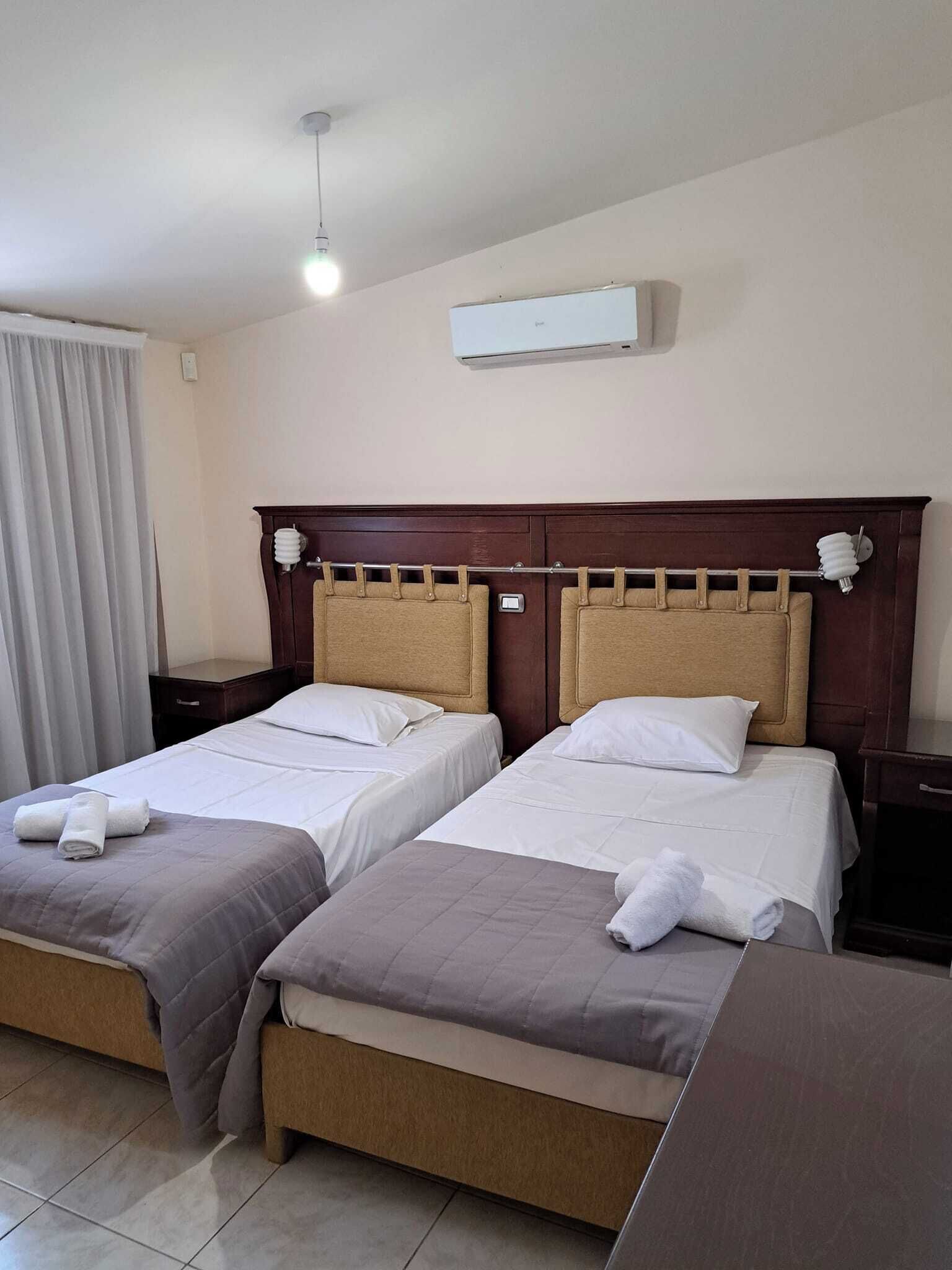 7 camere, una cassaforte in camera, ferro/asse da stiro