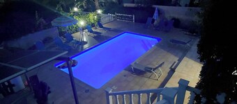 Coral Cypria villa! Bil inte nödvÀndig, perfekt för avkopplande familjesemester