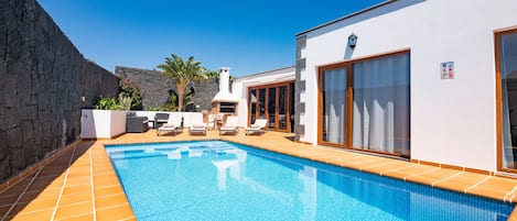 屋外プール、温水プール