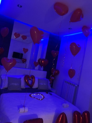 Deluxe-Suite | 2 Schlafzimmer, Verdunkelungsvorhänge, Bügeleisen/Bügelbrett, Babybetten