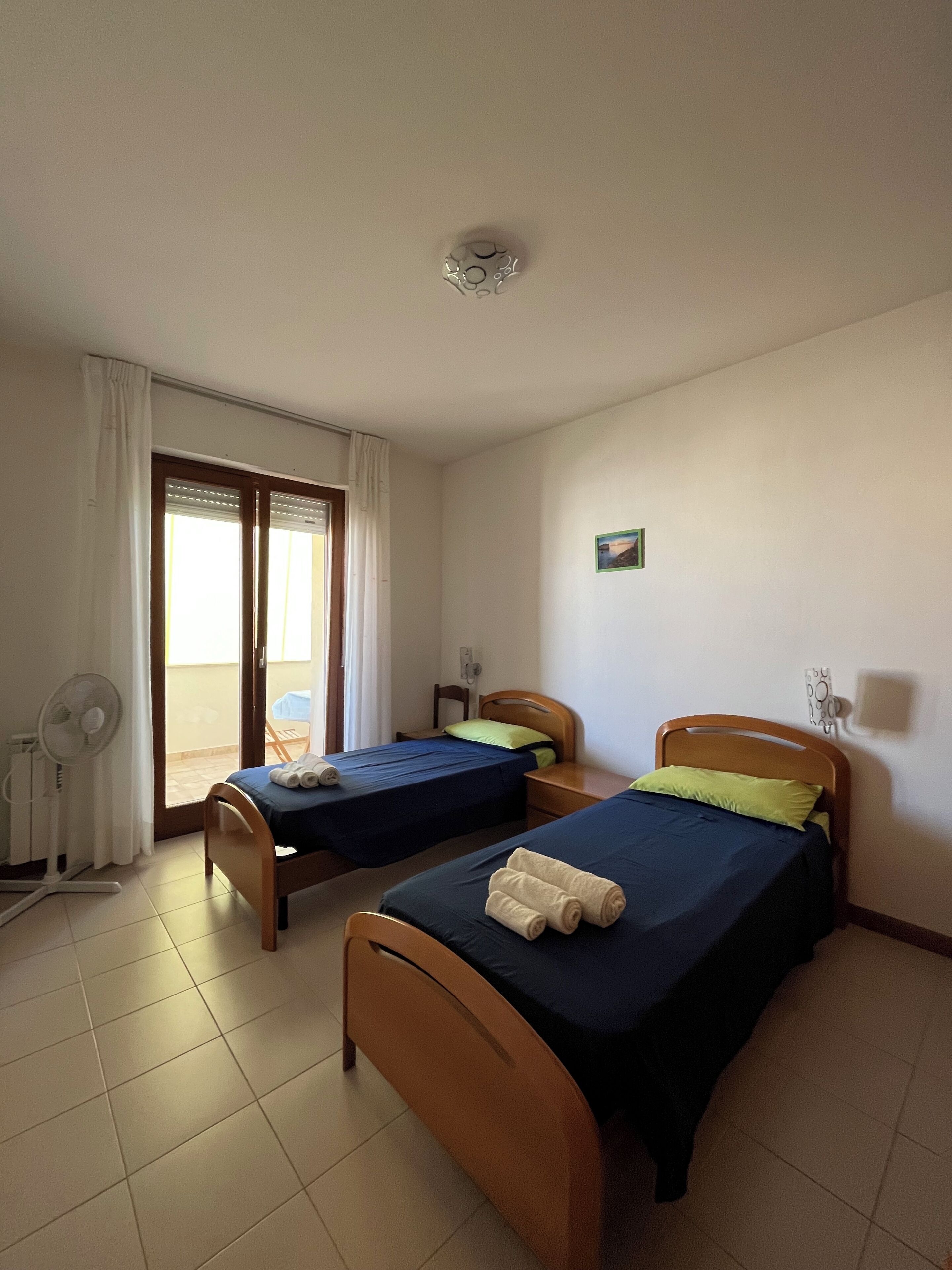 3 Schlafzimmer, Schreibtisch, Bügeleisen/Bügelbrett, Reisekinderbett