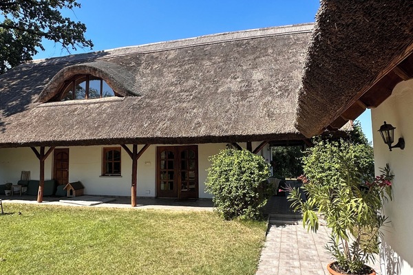 Main Cottage & Court Yard